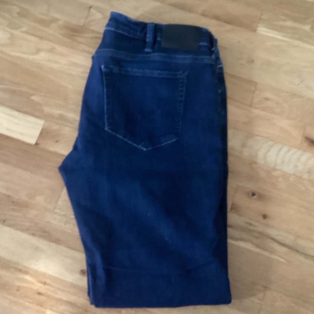 34 Heritage Slim Straight Men's Jeans in Deep Blue. Size 40